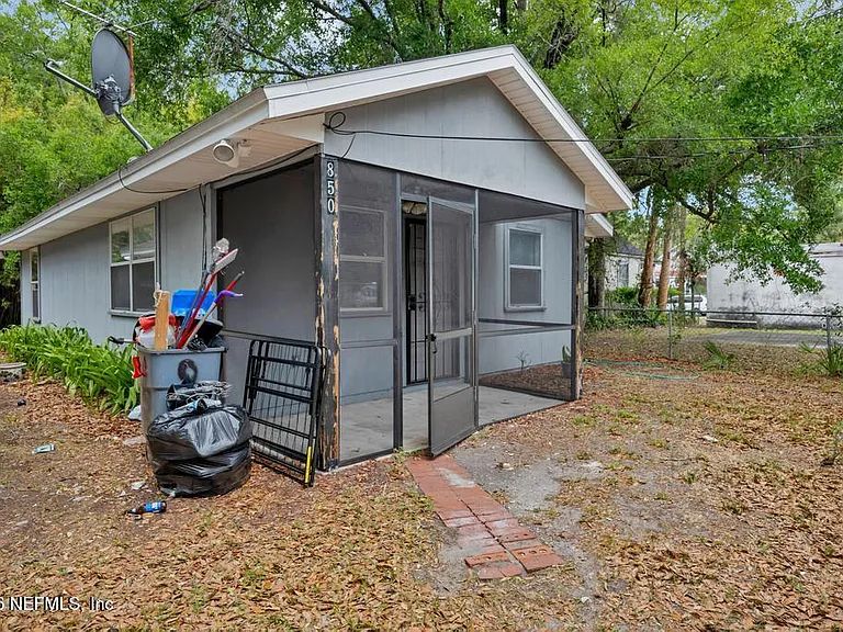 850 Spearing St — Photo 2