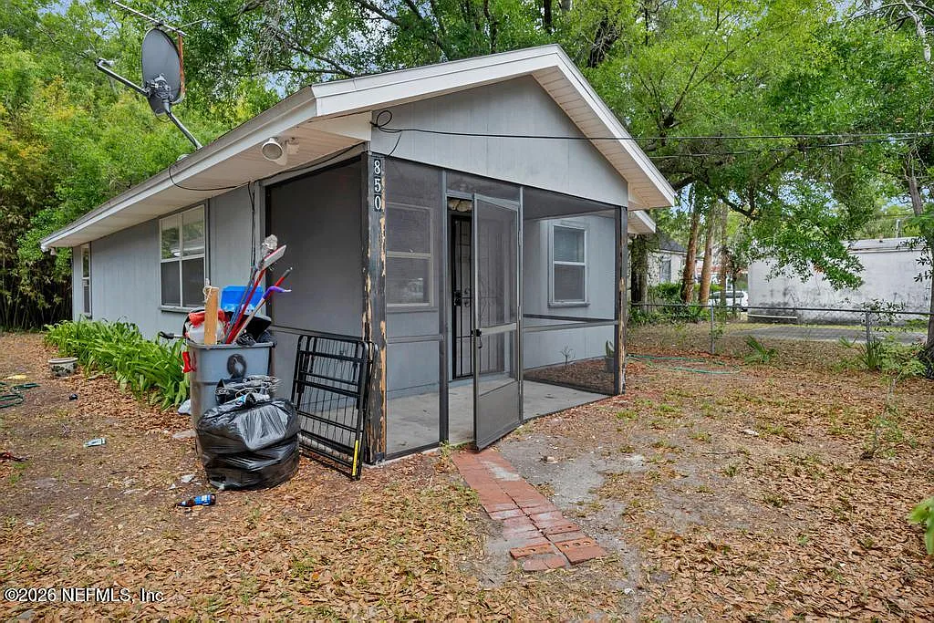 Building Photo - 850 Spearing St