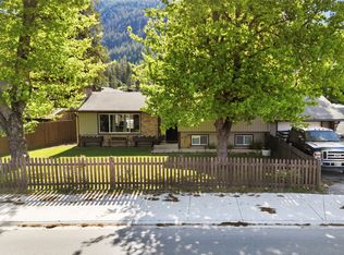 606 Riverside Ave, Sicamous, BC V0E2V1