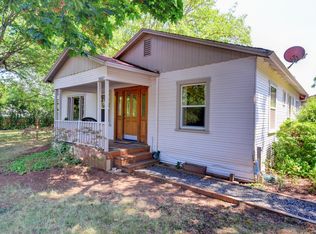 5687 Redwood Ave, Grants Pass, OR 97527