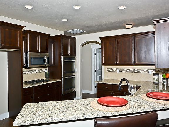 5th image of 2812 W San Remo Dr