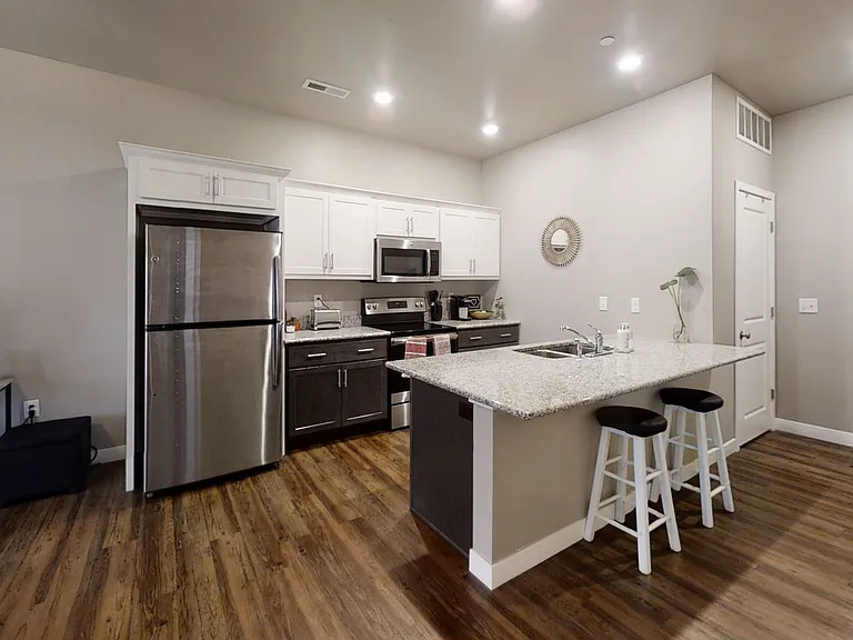 DPI602 - Dubuque Street Condos — Photo 14