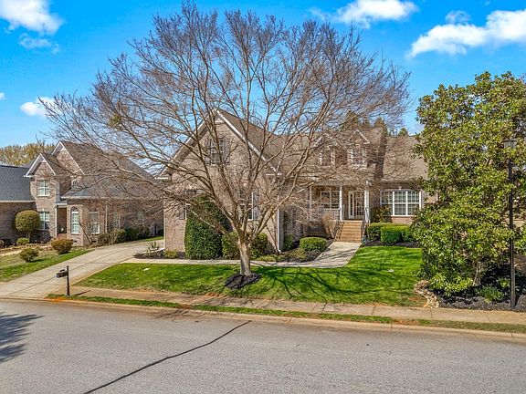 5th image of 300 Gladstone Way