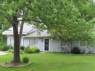 8620 N Phillipe Rd, Hallsville, MO 65255