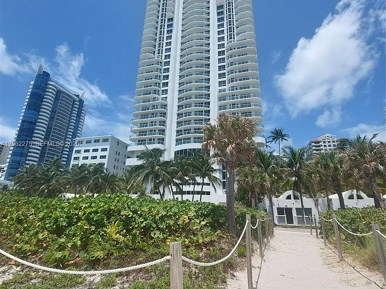 6365 Collins Ave #905 — Photo 31