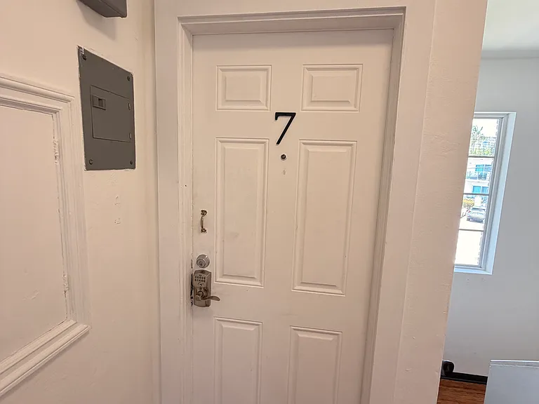 7124 Bay Dr #7 — Photo 4