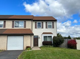 221 Cedar Dr, Quakertown, PA