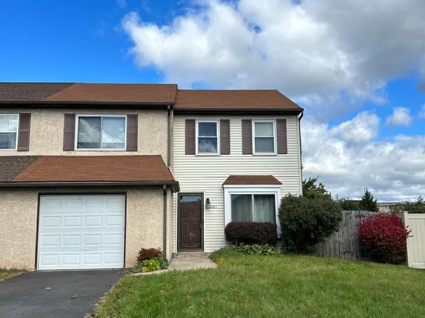 221 Cedar Dr, Quakertown, PA 18951
