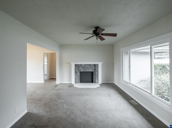 salem-oregon-448719398 picture