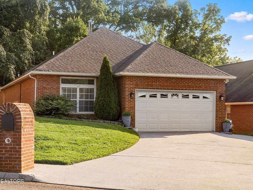 1st image of 416 Creekview Ln