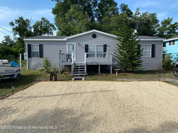 6432 Finance Ave, Weeki Wachee, FL 34607