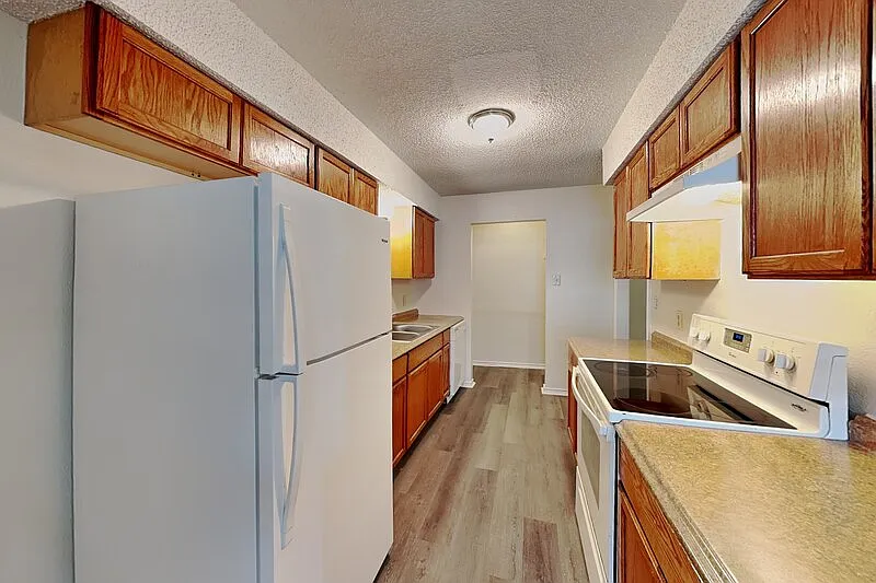 3 bed, 2.0 bath, 1308 sqft, $1,600 — Photo 4