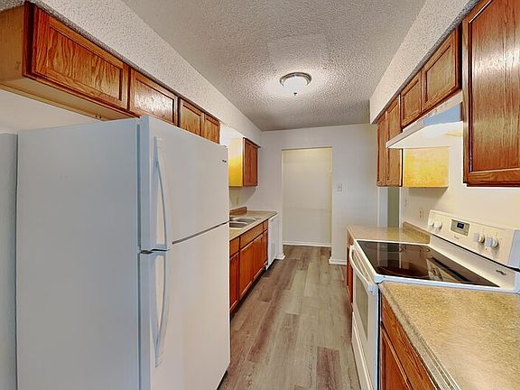 4th image of 3405 Republic Dr