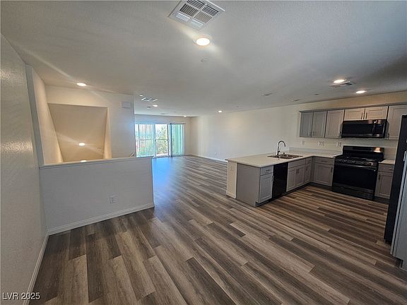 2nd image of 3720 Enchanted Sky St