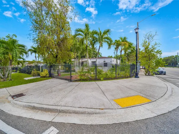 200 NE 46th St, Miami, FL 33137