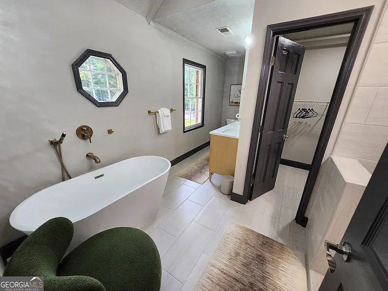 101 Everhill — Photo 19
