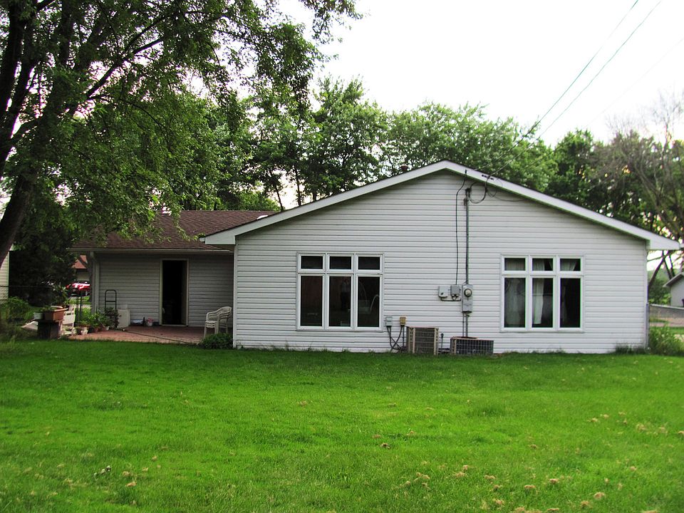 2nd image of 2045 Shepard Rd