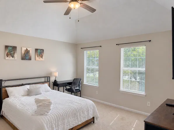 3836 Riverview Bnd, Ellenwood, GA