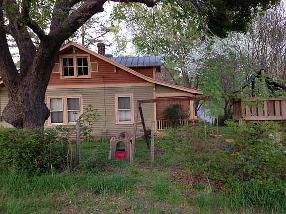 3rd image of 811 Eno St