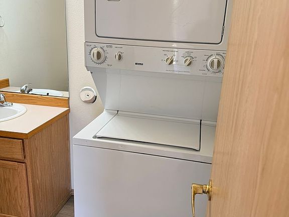 5th image of 1313 Bonneville Ave APT T2