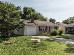 302 E Osage St, Paola, KS 66071