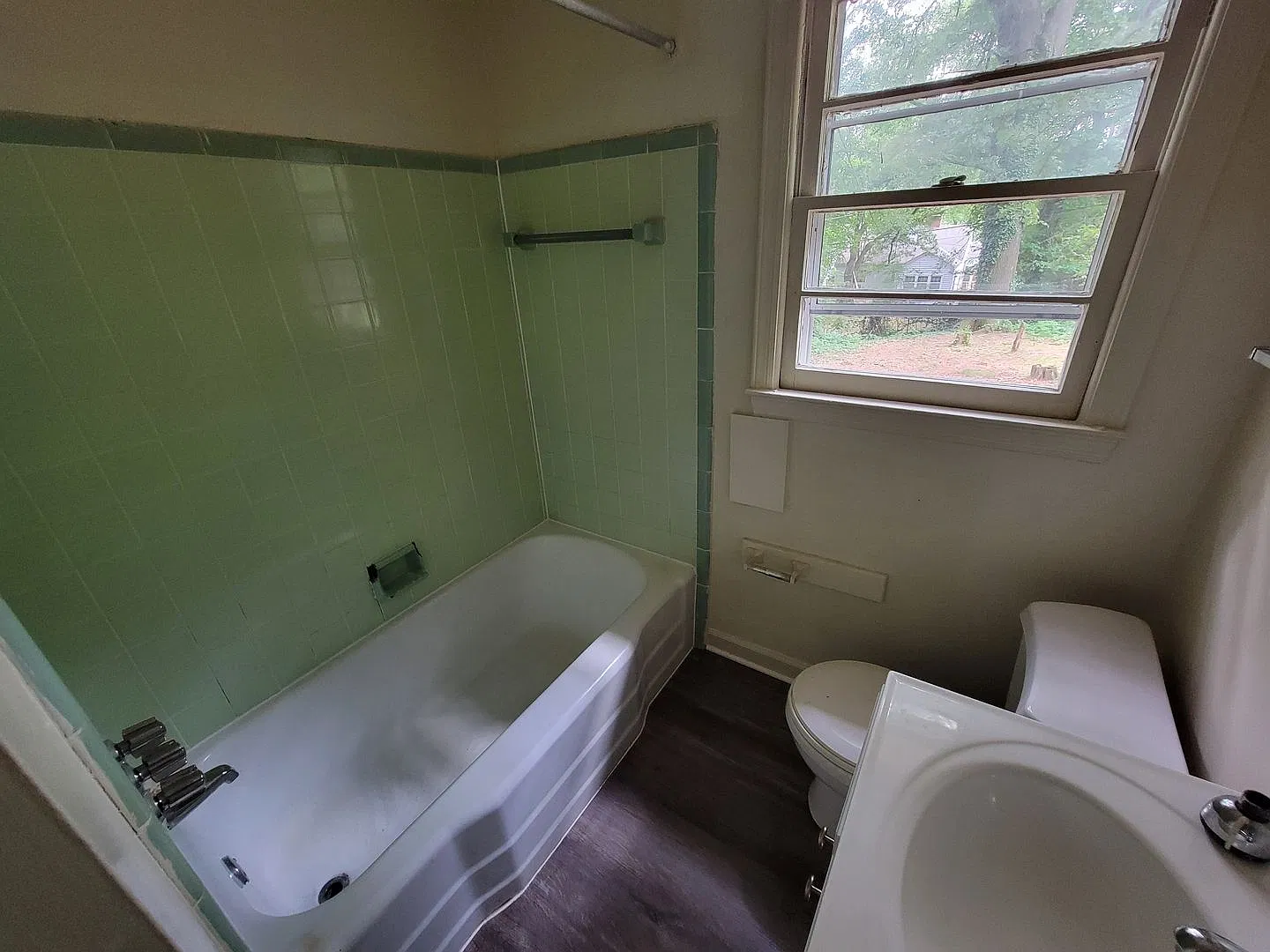 2 Bedroom 1 Bathroom House — Photo 4