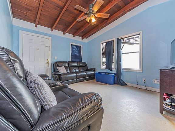 3rd image of 1616 Highland Ave