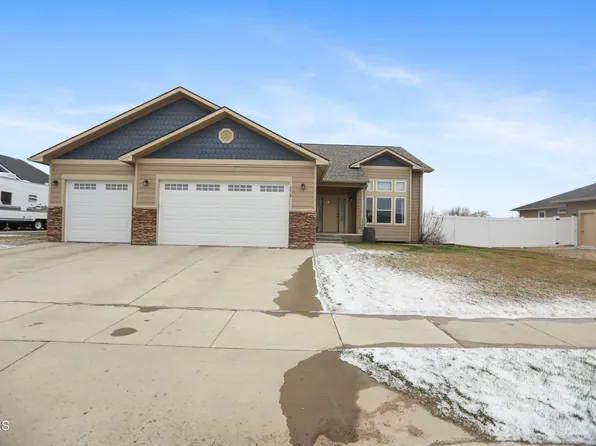 2418 19th Ave W, Williston, ND 58801