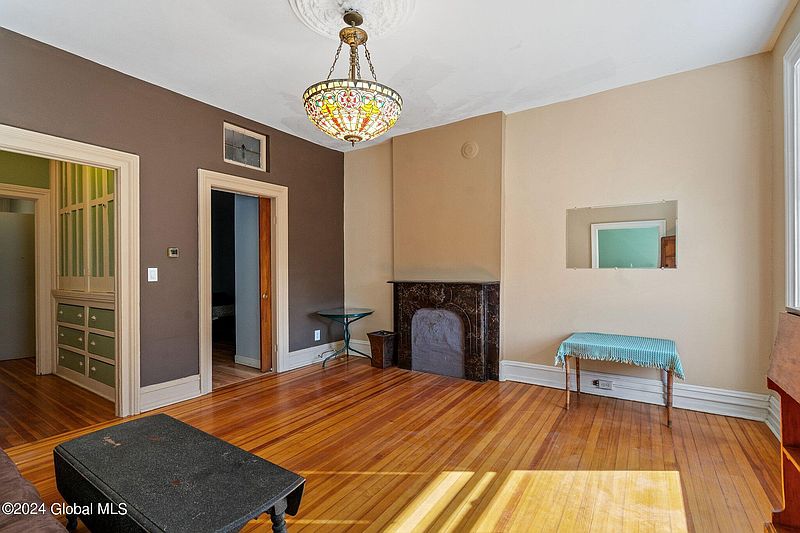 5th image of 573 Clinton Avenue