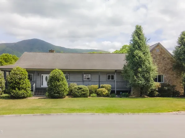 3938 Katy Hollar Rd, Sevierville, TN 37862
