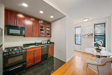 Rented by Domus Realty