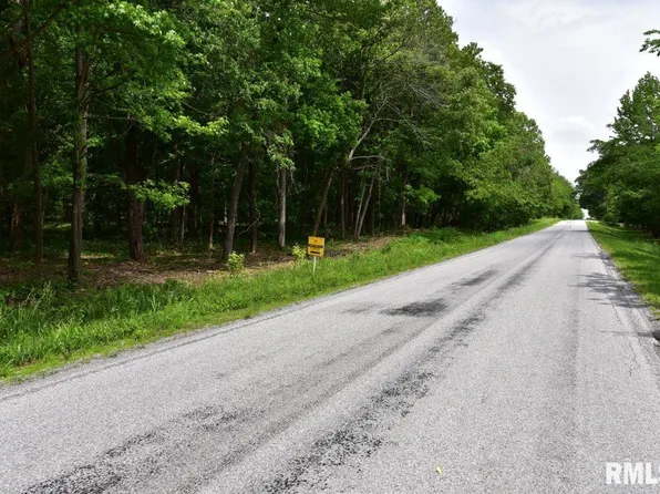 3 Battleford Rd, Stonefort, IL 62987