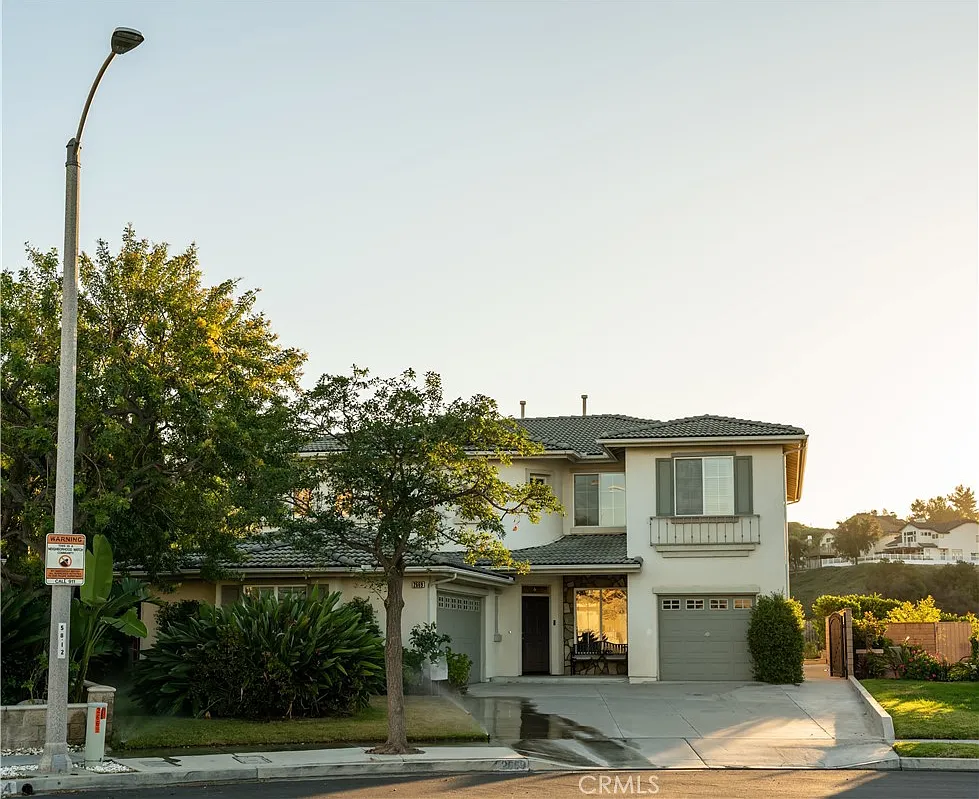 5 bed, 3056 sqft, $5,500 — Photo 1