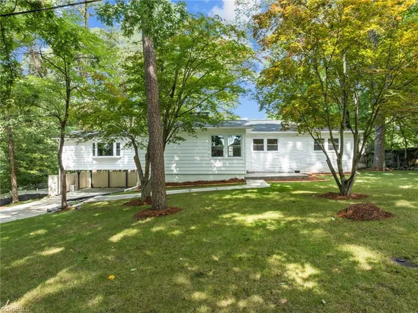 105 Forestdale Dr, Jamestown, NC 27282