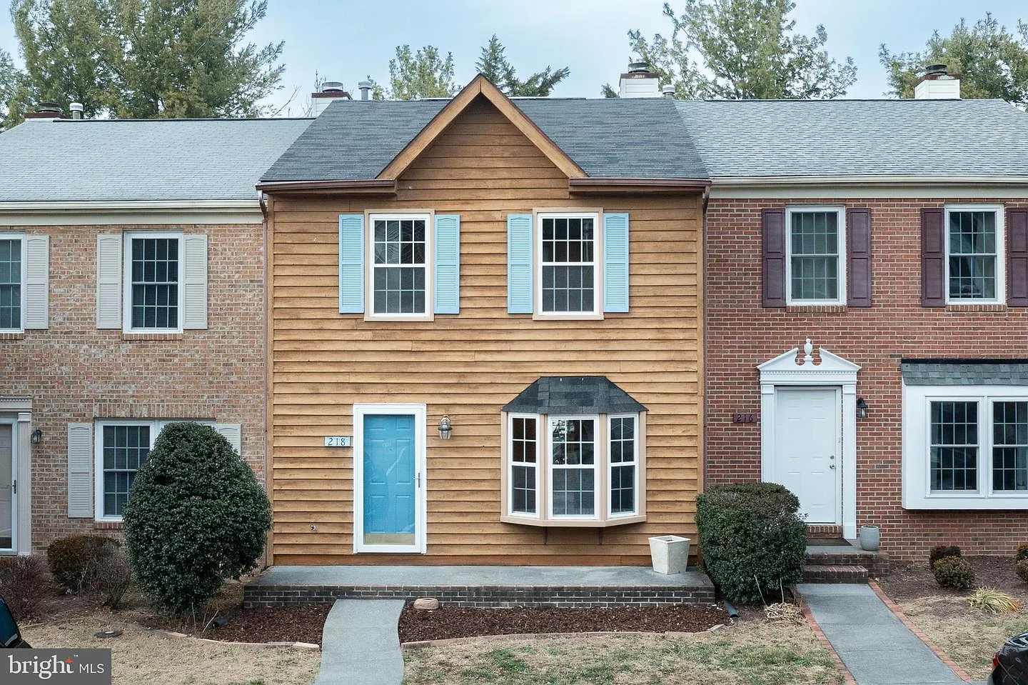 218 Tudor Dr photo 1