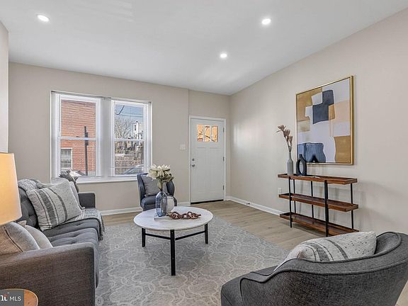 5th image of 2908 W Master St