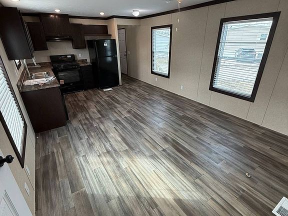 3rd image of 1831 A St