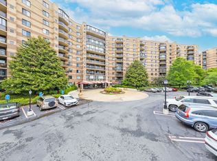 8370 Greensboro Dr APT 1005, Mc Lean, VA 22102