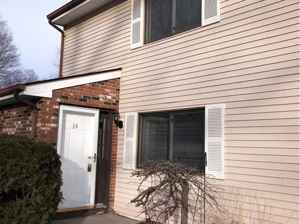 14 Governors Hl, West Warwick, RI 02893