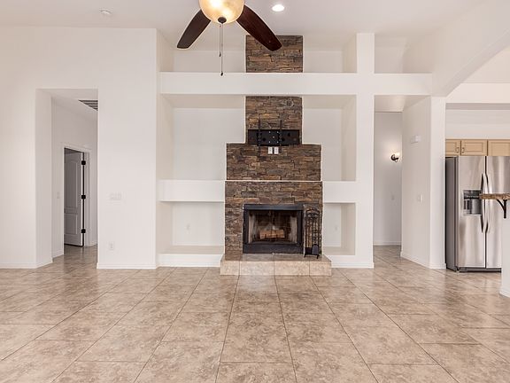 3rd image of 150 S Pineview Pl