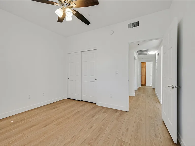 2291 W Horizon Ridge Pkwy #1206 — Photo 7