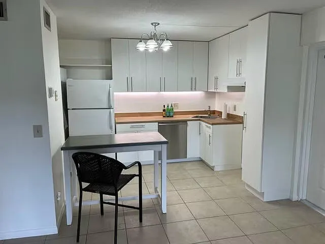 1 bed, 1.0 bath, 792 sqft, $1,850 — Photo 2