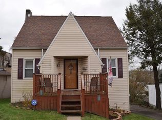 422 Oak St, West Mifflin, PA
