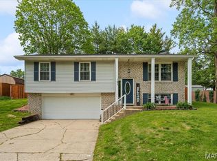 197 Huntleigh Dr, Belleville, IL 62220