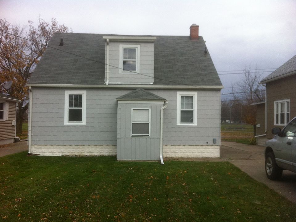 2nd image of 221 Walck Rd
