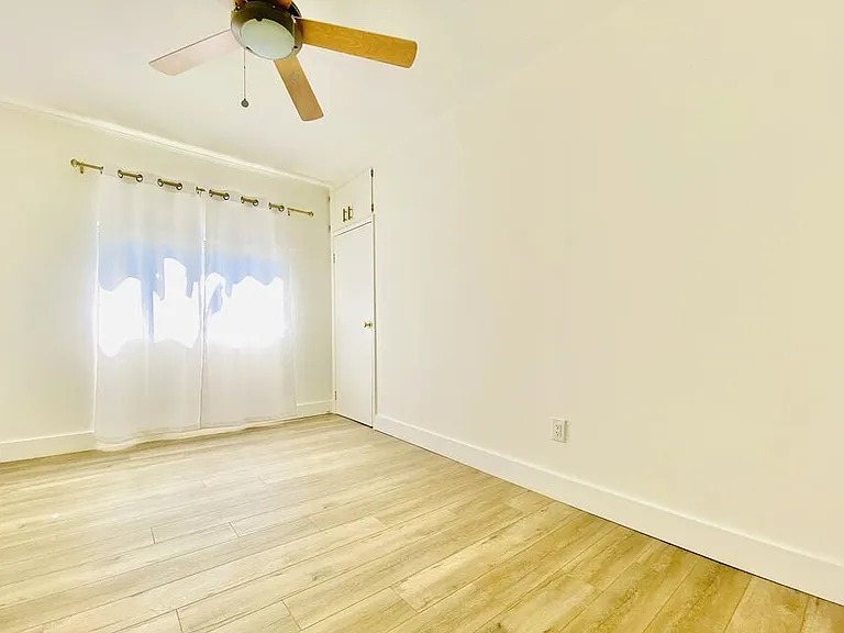 1478 W Vernon Ave — Photo 9