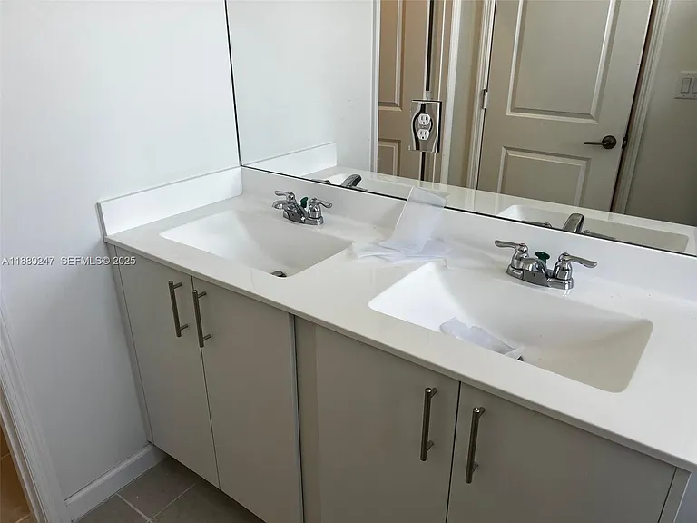 2651 SE 24th Dr #1 — Photo 12