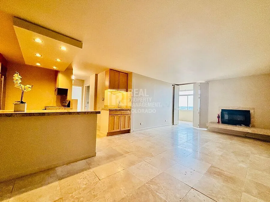 Stunning 2 Bed, 2 Bath Condo in the Heart of Cheesman Park — Photo 3