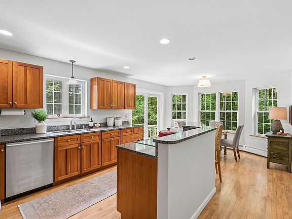 5th image of 14 Titcomb Field Road