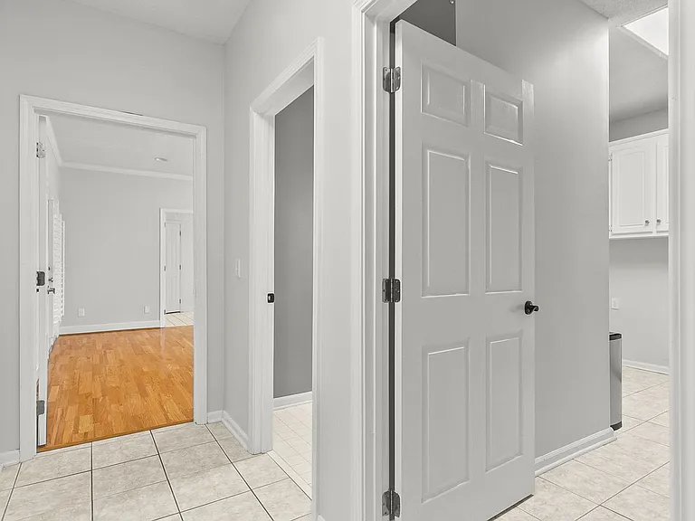 10495 Royal Points Dr — Photo 29